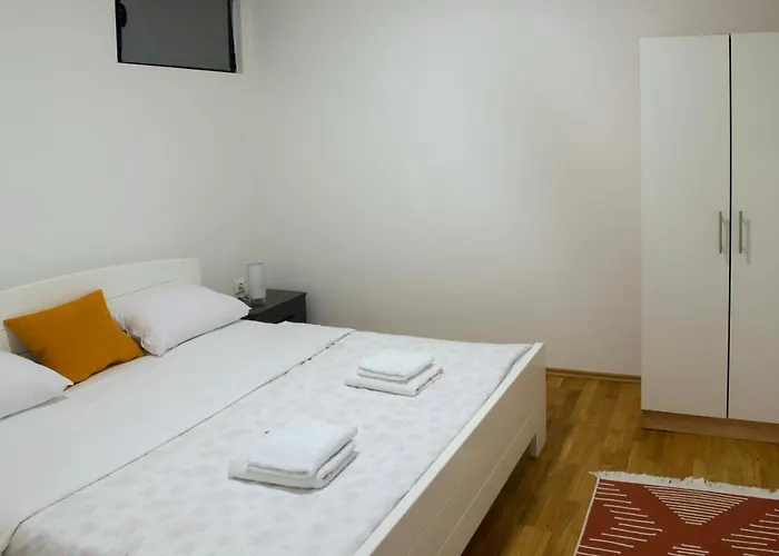 Pijemont Lägenhet *